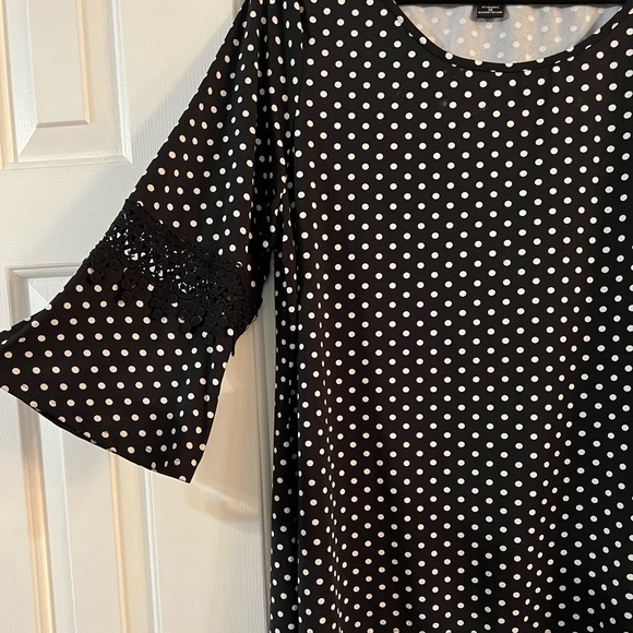 Black and white polka dot blouse - Picture 2 of 2